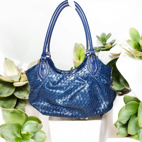 Vera Wang Oversized Blue Woven Faux Leather Bag - Picture 1 of 4